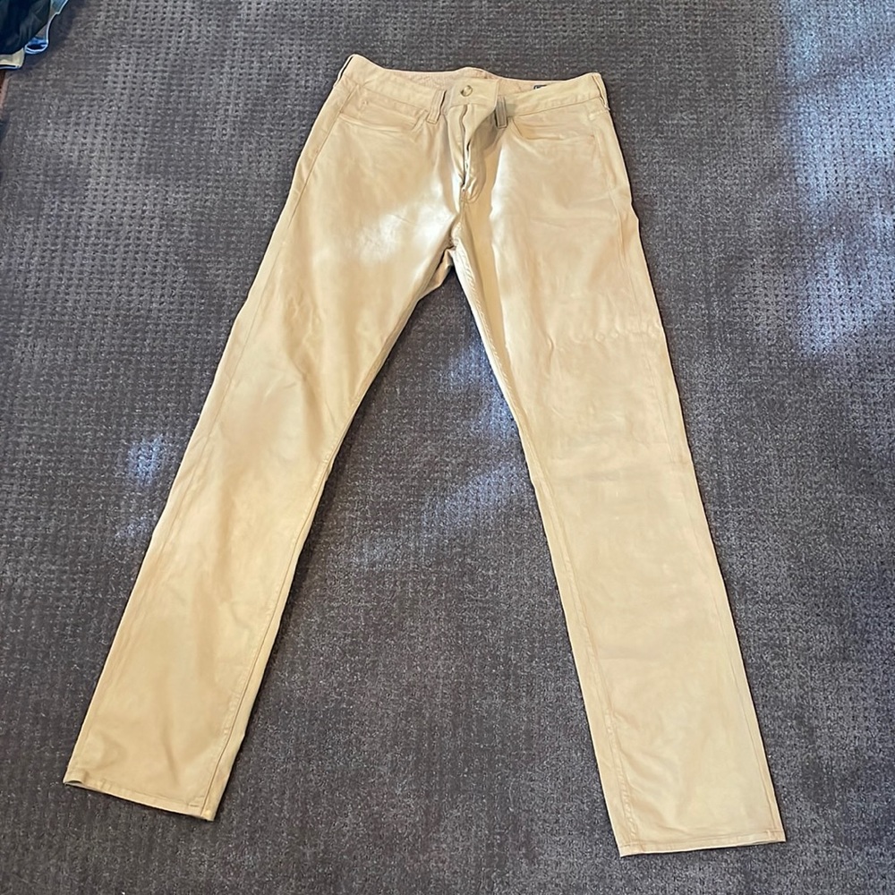 Vineyard vines khakis